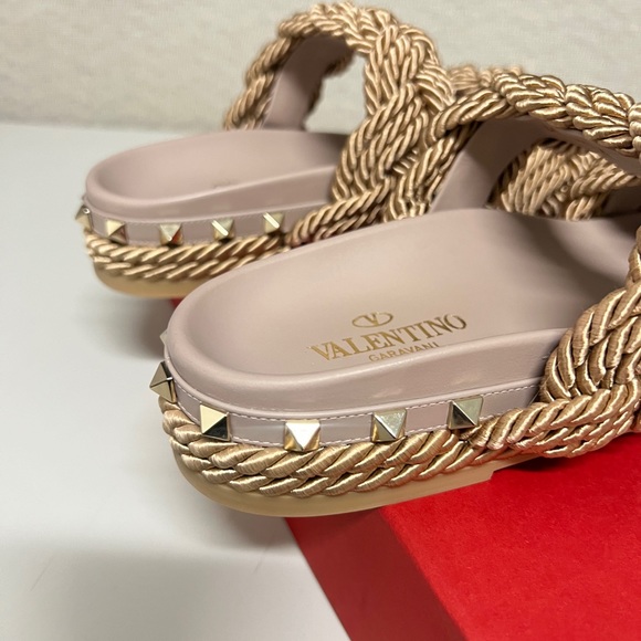 VALENTINO GARAVANI
Braided Espadrille Rockstud Slide Sandals - Picture 4 of 10
